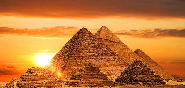 بحث كامل عن اثار مصر الفرعونية القديمة