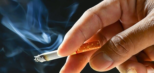 مقال علمي عن التدخين يتكون من مقدمه وعرض وخاتمه