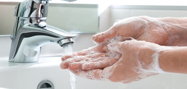 خطوات غسل اليدين الطبية الصحيحة بالصور