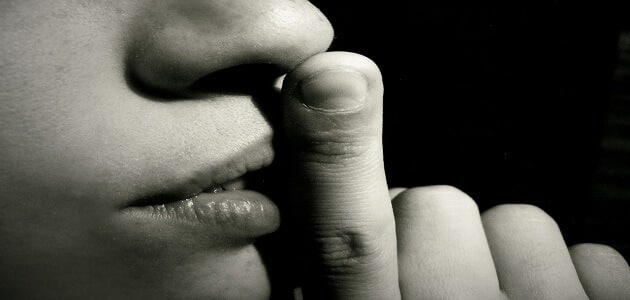 فوائد الصمت السبعة عند الغضب