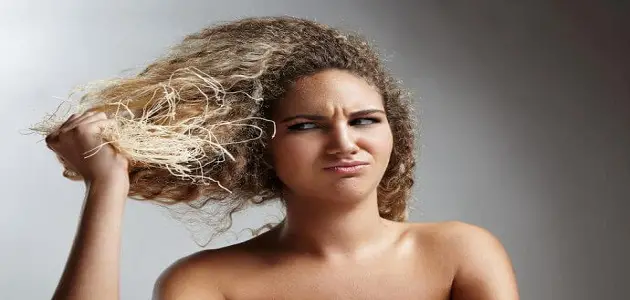 5 وصفات طبيعية من المنزل لتنعيم الشعر