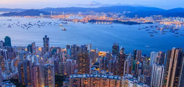7 طرق للسياحة والسفر في هونج كونج