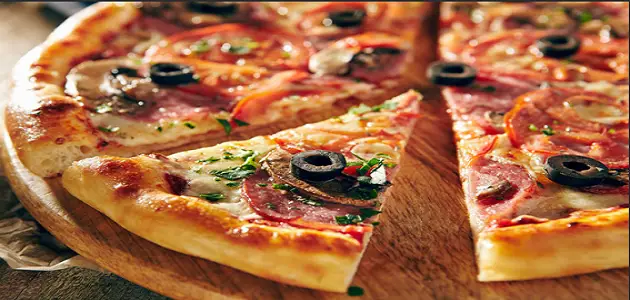 قصة اكتشاف البيتزا واشهر انواعها