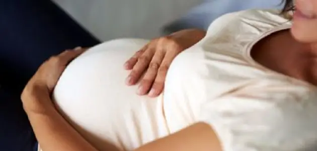 هل التجمعات الدموية أثناء الحمل تسبب الإجهاض