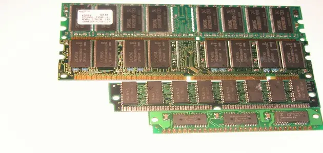 أنواع الذاكرة في الحاسوب واستخداماتها