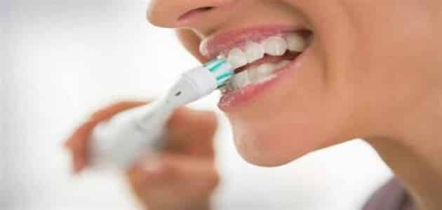 فوائد تنظيف الأسنان قبل النوم