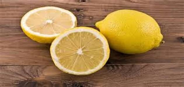 ما فوائد الليمون لإزالة رائحة العرق