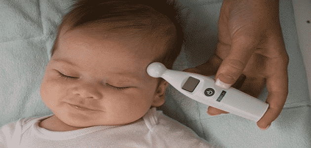 كيف أخفض درجة حرارة الطفل الرضيع