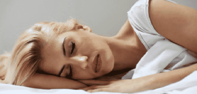 ما سبب الرعشة أثناء النوم