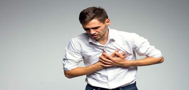 هل مرض القولون يسبب خفقان القلب