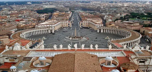 ما هو نظام الحكم في الفاتيكان ؟