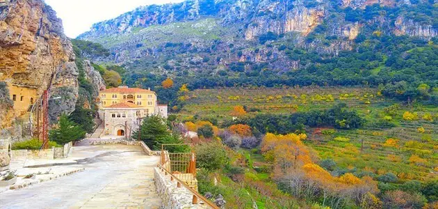 معلومات عن افضل قرية سياحية ومصيف لبناني شهير (1)