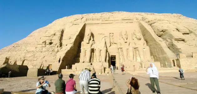 بحث عن مقومات السياحة في مصر