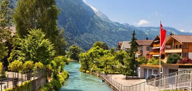 ما هي عاصمة سويسرا وأهم الاماكن السياحية والفنادق بها