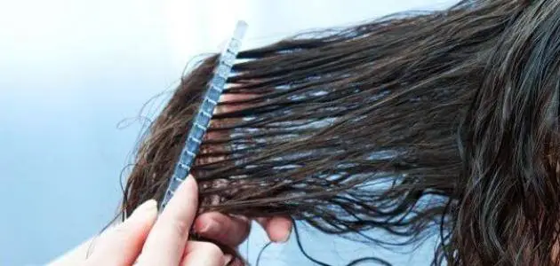 كيفية تصفيف الشعر المجعد