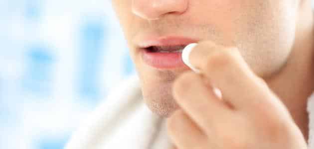 أسباب جفاف الجلد حول الفم