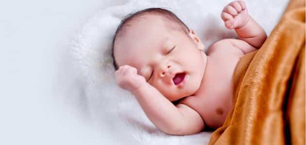 عدد ساعات النوم الطبيعي للأطفال حديثي الولادة
