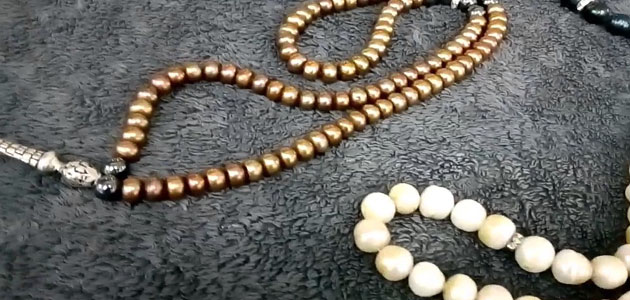 Kupereka rosary m'maloto kwa Ibn Sirin - nkhani
