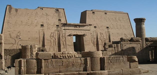 أنواع المعابد الفرعونية وكيفية بنائها ؟
