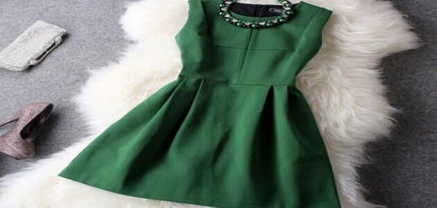 الفستان الأخضر في المنام للعزباء