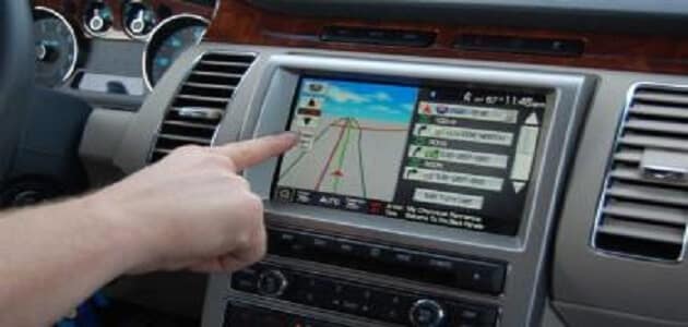 كيفية تشغيل gps على شاشة السيارة