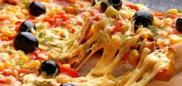 كيفية عمل عجينة البيتزا الإيطالية مثل المطاعم؟