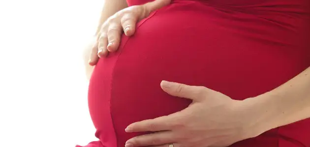 هل حركة الجنين أسفل البطن في الشهر الخامس تدل على جنسه؟