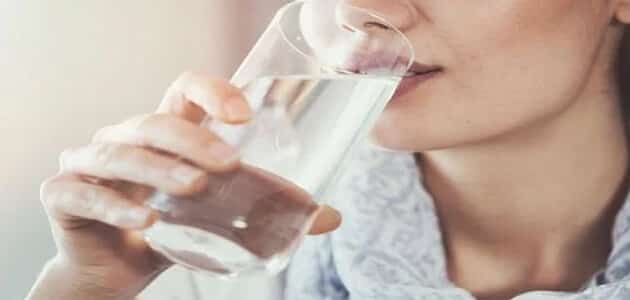Vai ūdens dzeršana tukšā dūšā kaitē grūtniecēm?