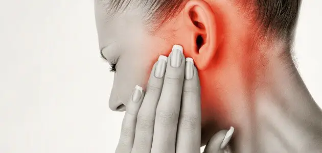 15 وصفة طبيعية لعلاج التهاب الأذن الوسطى عند الكبار