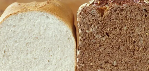 ما هو الفرق بين خبز البر والخبز الأبيض