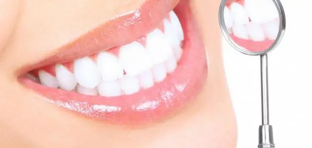 ما الفرق بين تلميع الأسنان وتبيضها ؟
