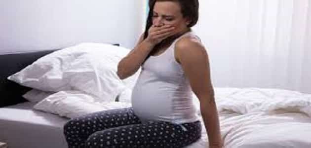 هل الغثيان في الليل من علامات الحمل بولد أم ببنت؟