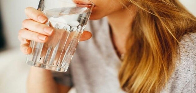 هل يؤثر شرب الماء على التحاليل الطبية