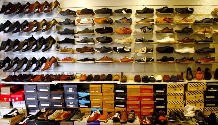 صور ديكور لمحل الأحذية