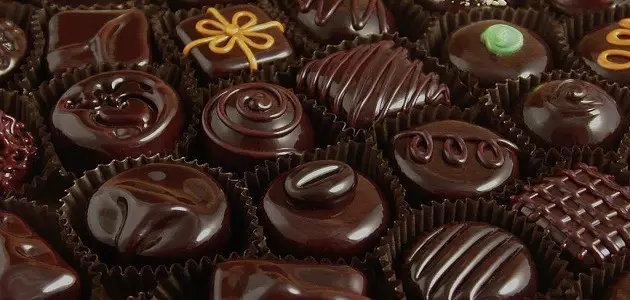 تفسير حلم اكل الشوكولاتة للعزباء