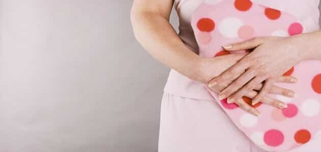 تفسير رؤية دم الحيض في المنام للعزباء والحامل