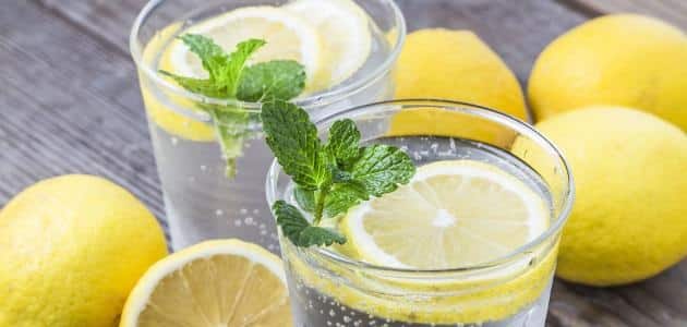 فوائد الماء الدافئ والليمون على الريق للتخسيس