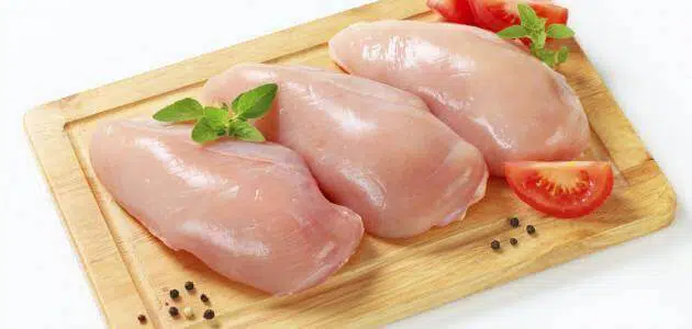 كم جرام بروتين في الدجاج