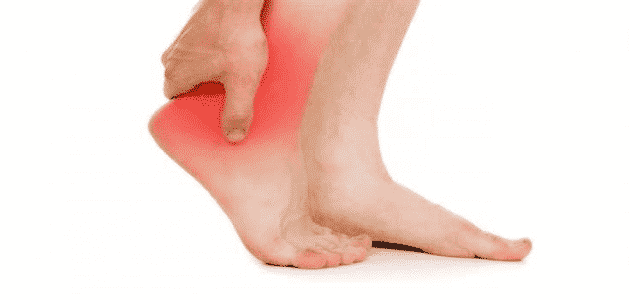 علاج تورم القدم بعد الجلطة