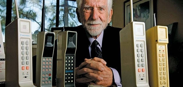 أول من اخترع الهاتف المحمول