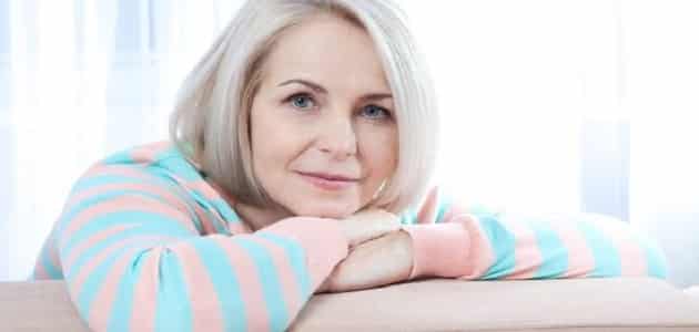 اعراض انقطاع الدورة الشهرية في سن الخمسين