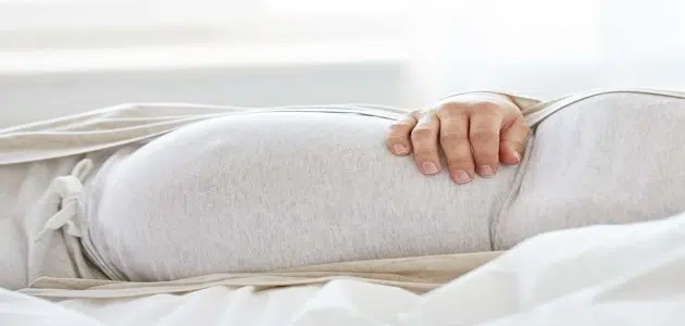 طريقة نوم الحامل في الشهر الثالث