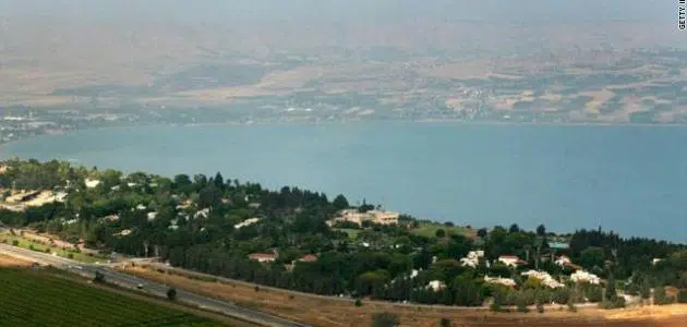 بحيرة بين الأردن وفلسطين