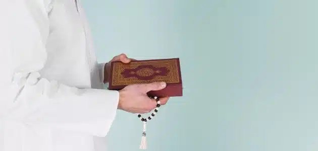 أول من ارتد عن الإسلام