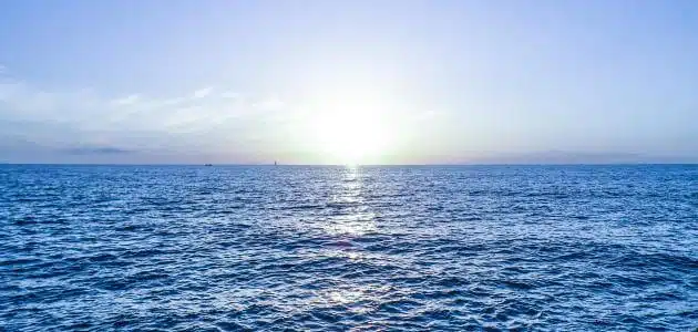 ما الفرق بين البحر والمحيط