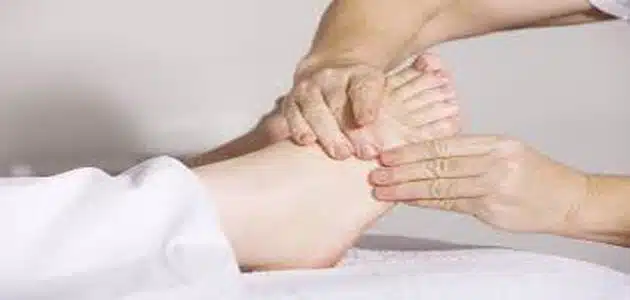 طريقة تدليك القدم العلاجي